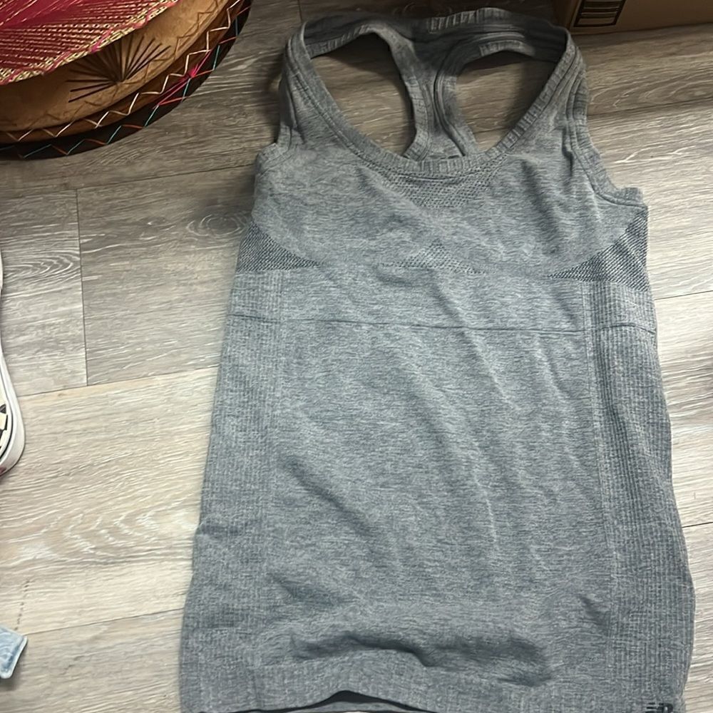 New Balance Women's Workout Tank - Gray - Medium - LIKE NEW